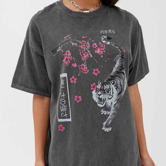 urban outfitters tiger shirt